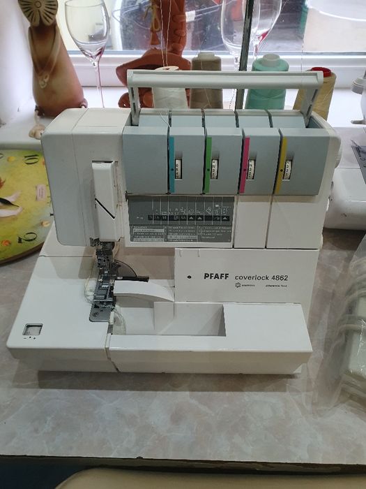 Продам оверлок коверлок Pfaff 4862