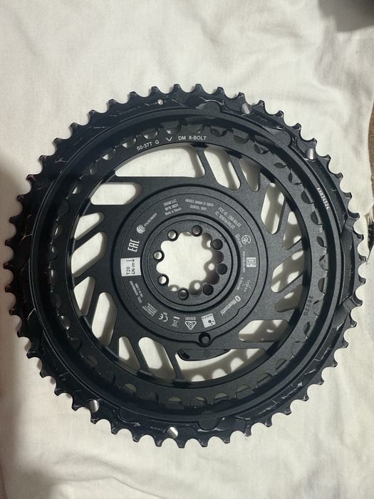 Pratos 50/37 SRAM RED e TAP AXS com potenciometro integrado