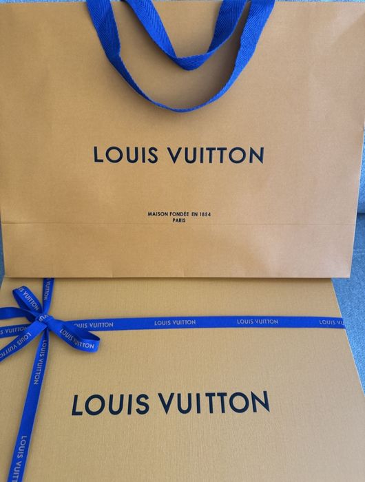 Сумка Louis Vuitton Capucines. Размер ВВ