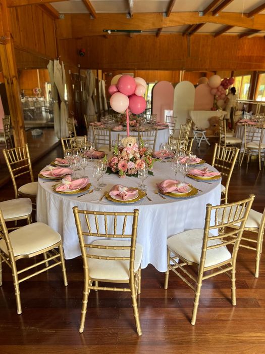 Aluguer mesas cadeiras chapéus de sol outros