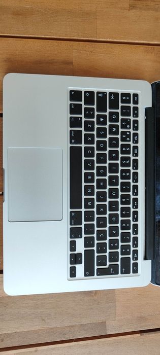 Mac Book - Apple