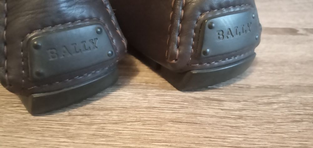 Товары для отдыха и прогулок. BALLY женские 38 р/р.