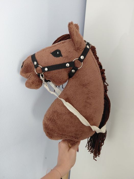 Brązowy Hobby horse