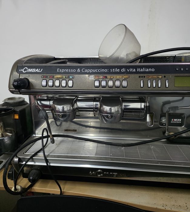 Máquina Profissional de Café La Cimbali M39 Dosatron + Moinho