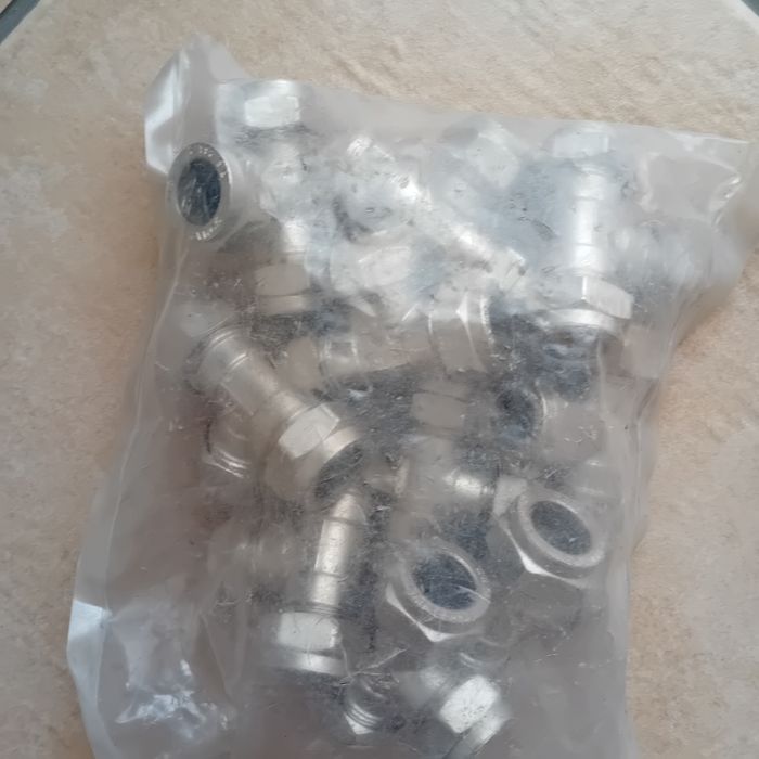 Material de canalização T inox 15mm novo