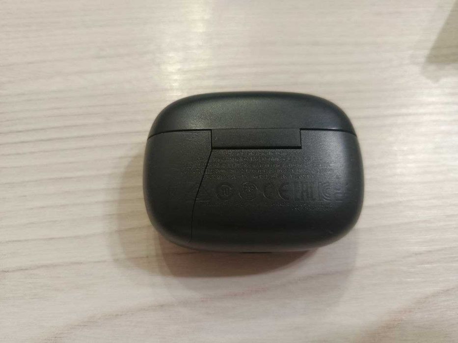 Продам навушники JBL, є дефект