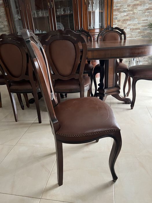 Mesa de jantar em nogueira/ 8 cadeiras