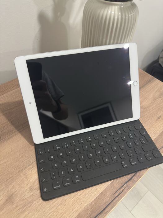 iPad 7.ª Geração 32 GB + Capa Teclado + Rato HP | Impecável