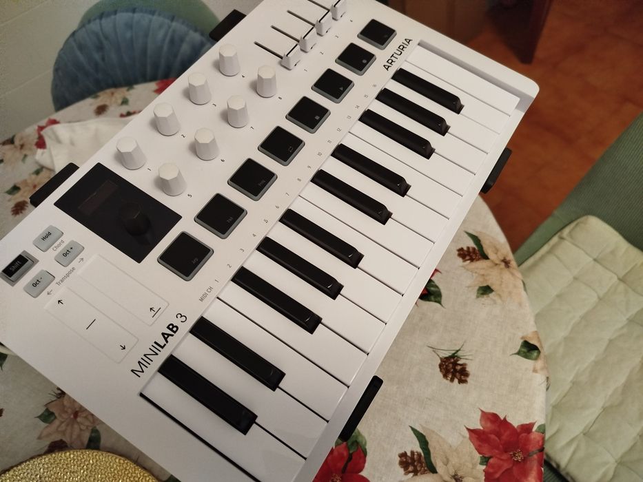 Arturia Minilab 3 MIDI controller
