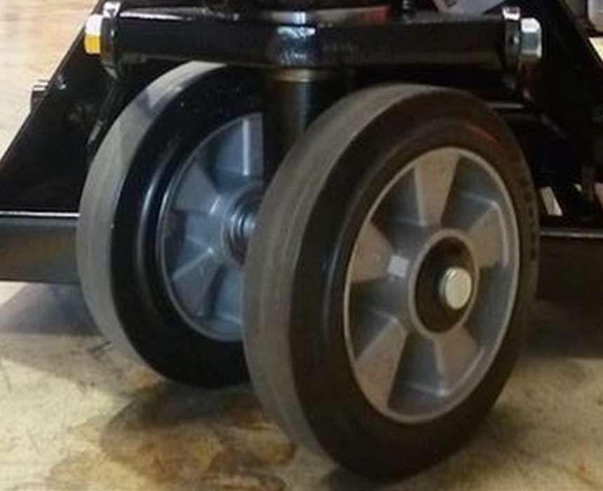 Porta-paletes monta-cargas hidráulico PRAMAC2200kg Rodas borracha AP28