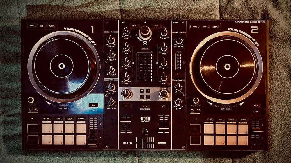 Controladora DJ Hercules Inpulse 500