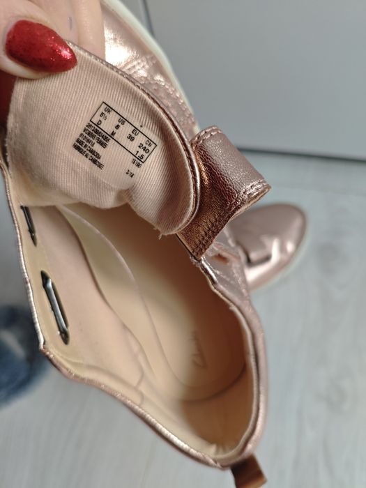 Жіночі кросівки золотисті натур шкіра CLARKS 39 розмір