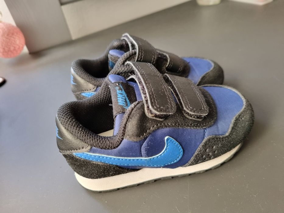 Dziecięce buciki Nike na rzepy, r. 22