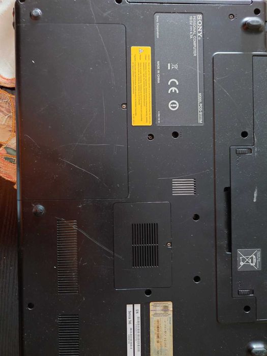 Laptop sony vaio 9111m  VPCEC3M1E 320hdd, 4gb ram / i5-2,53ghz