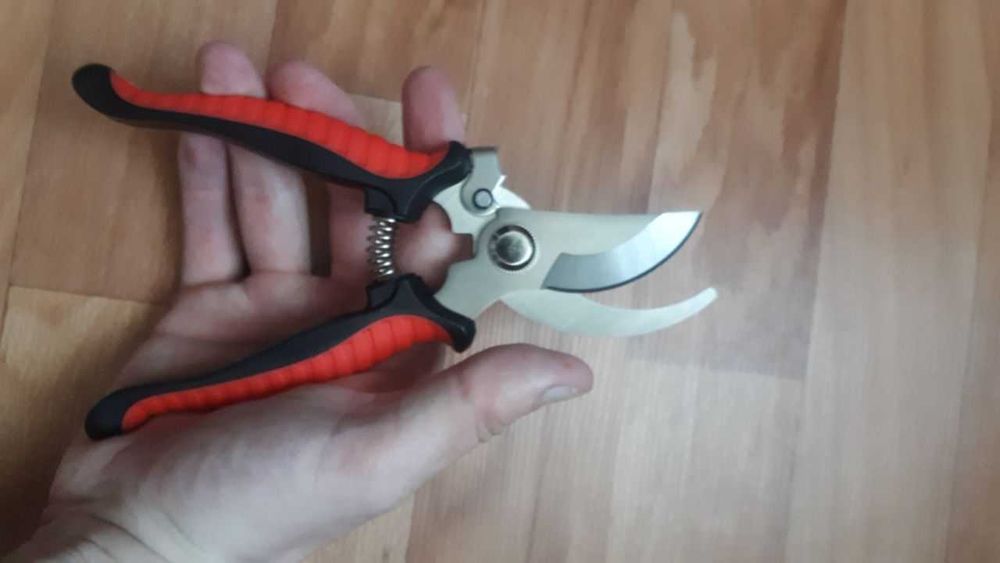 Секатор Садові ножиці