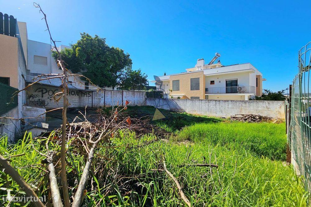 Terreno Urbano para construção moradia unifamiliar T3 em Calvário, Est