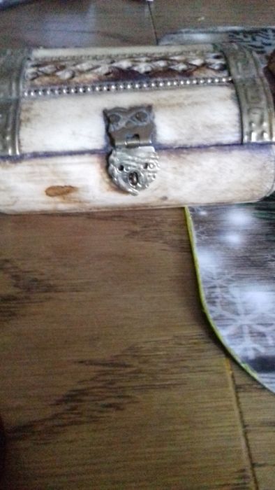 szkatułki na biżuterię