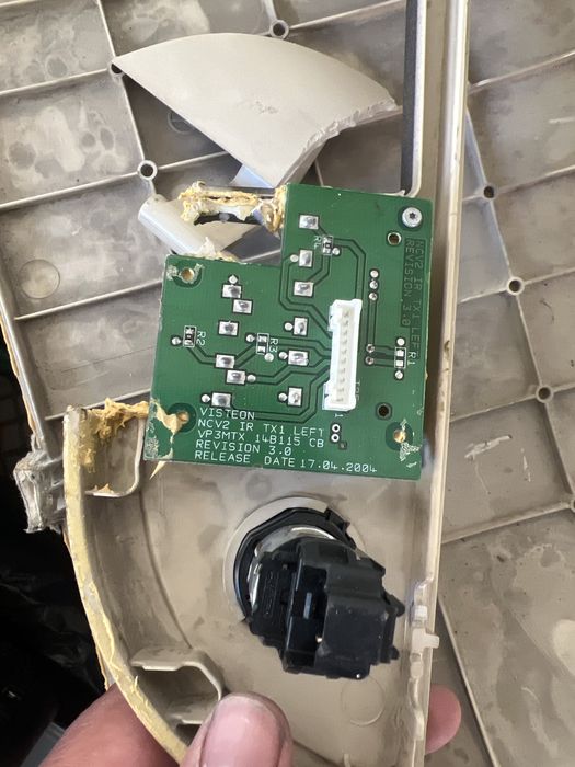 Mercedes Viano - ecrã mais dvd tablier de cima