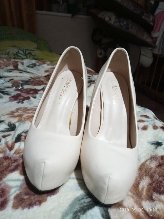 Срочно Продам!!! Кожаные туфли. Шикарно смотрятся на ножке.