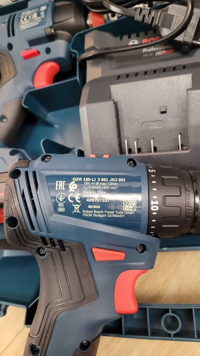 Zestaw narzędzi Bosch wiertarko-wkrętarka GSR 185-LI+ klucz udarowy
