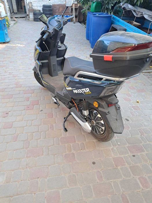 Електроскутер  Maxxter Leon 2900 Вт