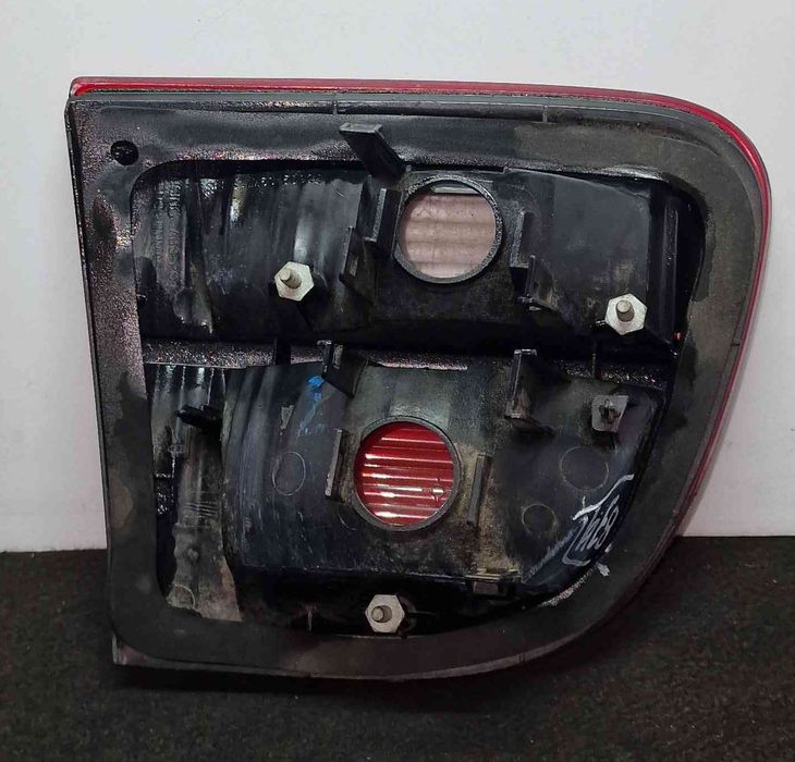 Farolim da Mala Direito - SEAT LEON