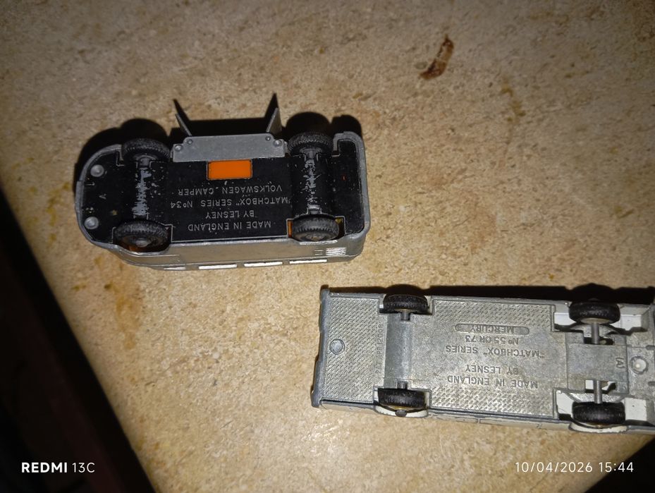 2 carros match box anos 60