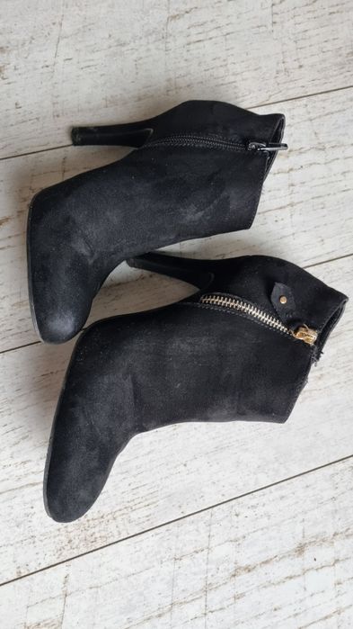 Buty, botki czarne, zamszowe, kozaczki szpilki rozmiar 35