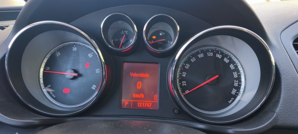 Opel Insignia 2.0 CDTI Automático  120.000 km — photo 4