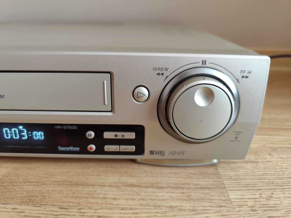 Magnetowid Super VHS JVC HR-S7500