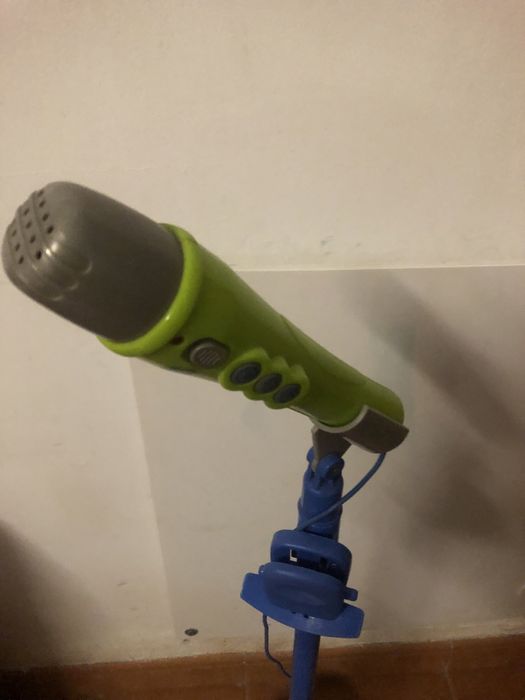 Microfone com luzes diaco