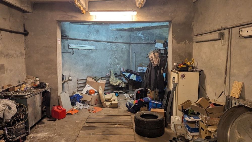 Великий гараж порядка 40кв у автокооперативі АК 16