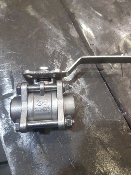 Zawor kulowy 1/2" i 1"  sprzedam