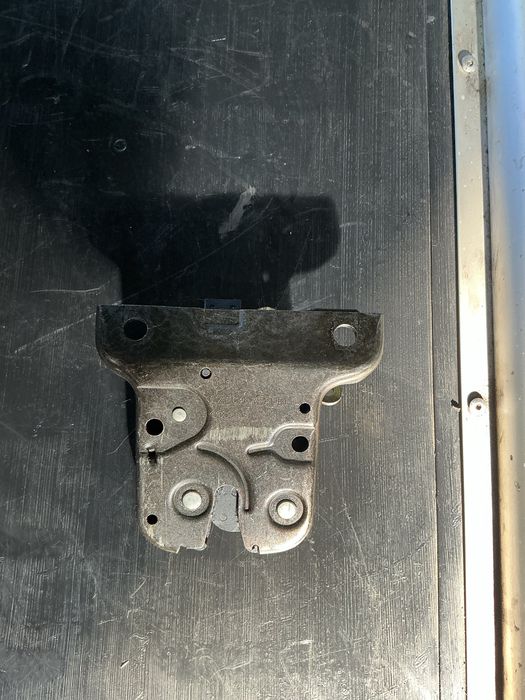 Fecho da mala Audi A3 8P 3 portas 2.0 TDI 2005