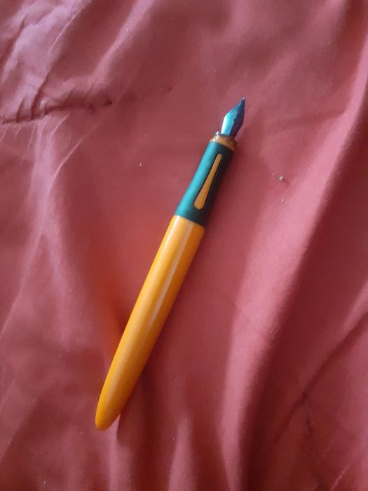 Pióro na naboje ze stalówką