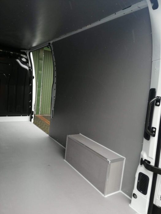 Opel Movano L3H2 Zabezpieczenie paki busa sklejką laminowaną