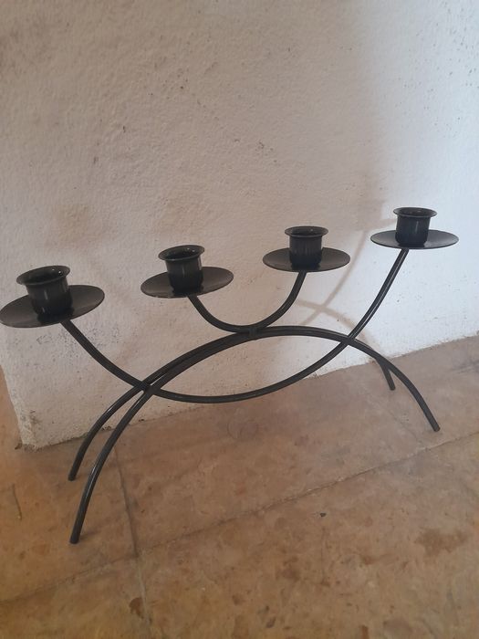 Castiçal com acabamento brilhante