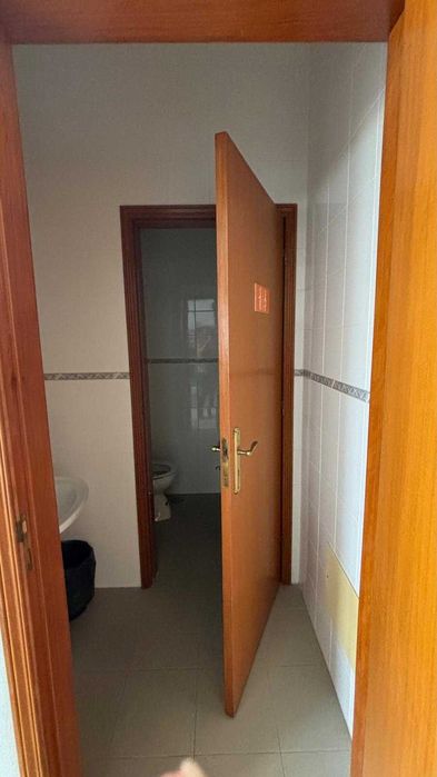 Arrenda-se Armazém Terrugem - 338 m2