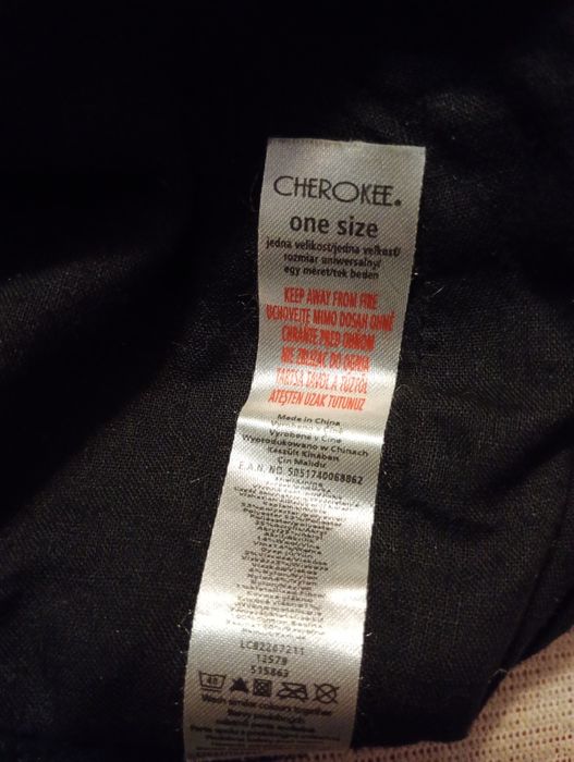 Elegancki modny kaszkiet