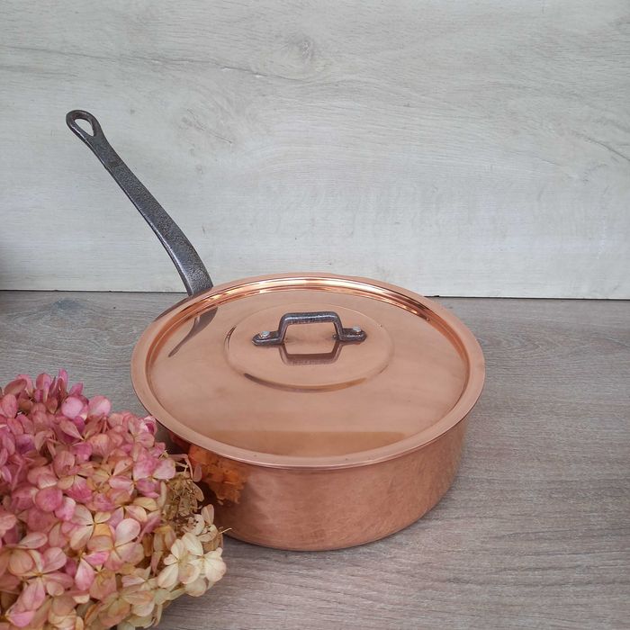 Miedziana patelnia z pokrywką grube dno - sygnowana
