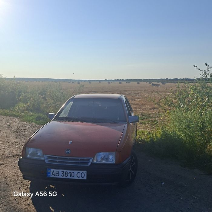 продам автомобіль марки опель кадет 1987р. мотор 1.6 газ бендзин заводиця їде, опслужена і по ходові і по матору машина в хорошому стані