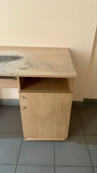 Отдадим стол,бесплатно!