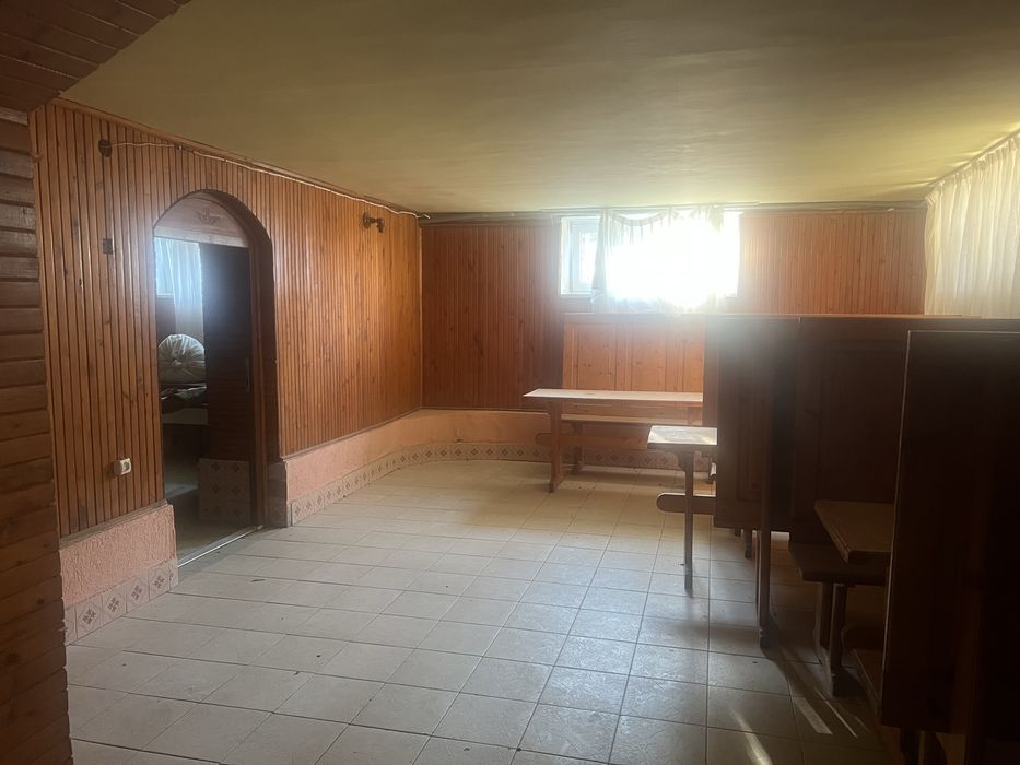 Продаж будинку з магазином у ценрі с. Фанчіково