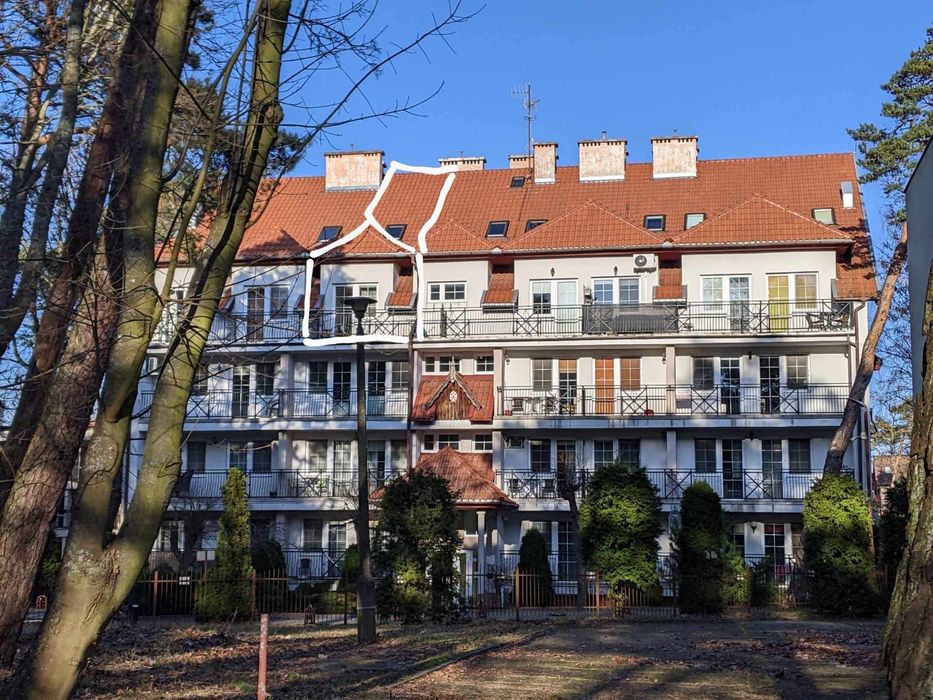 Apartament dwupoziomowy z parkingiem blisko morza