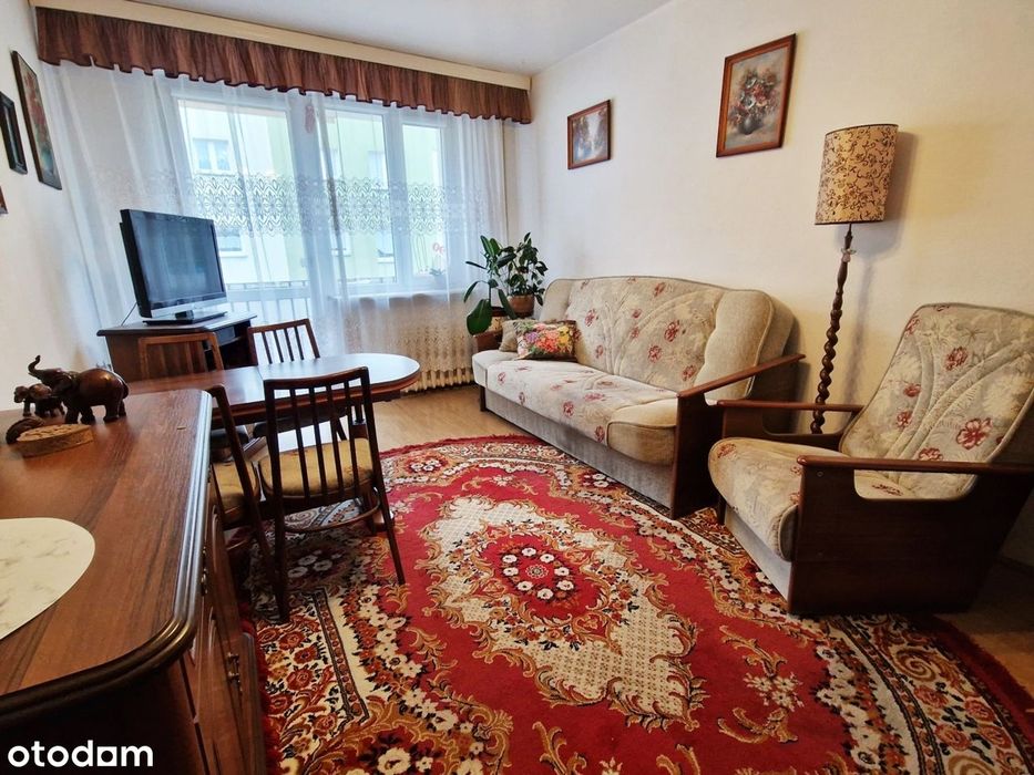 1 piętro. DUŻA LOGGIA. Słoneczne, widok na ogródki działkowe.