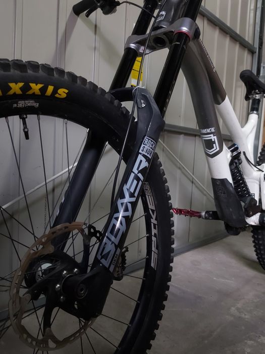 Commencal Supreme v4.4 2022 L *OPIS*