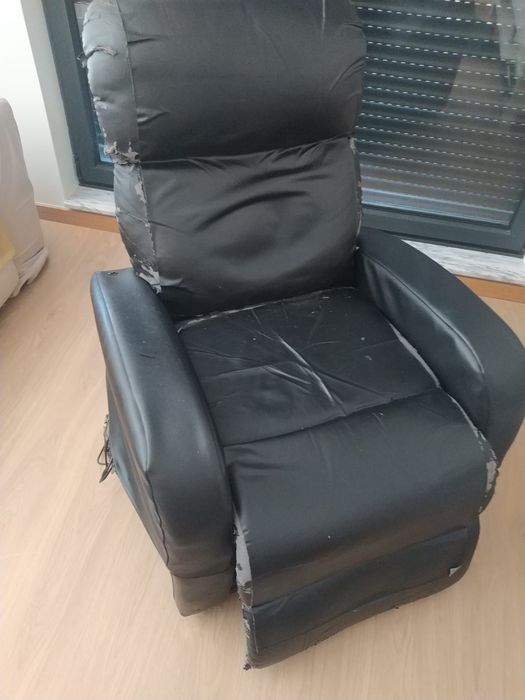 Cadeirão reclinável e elevatório com massagem