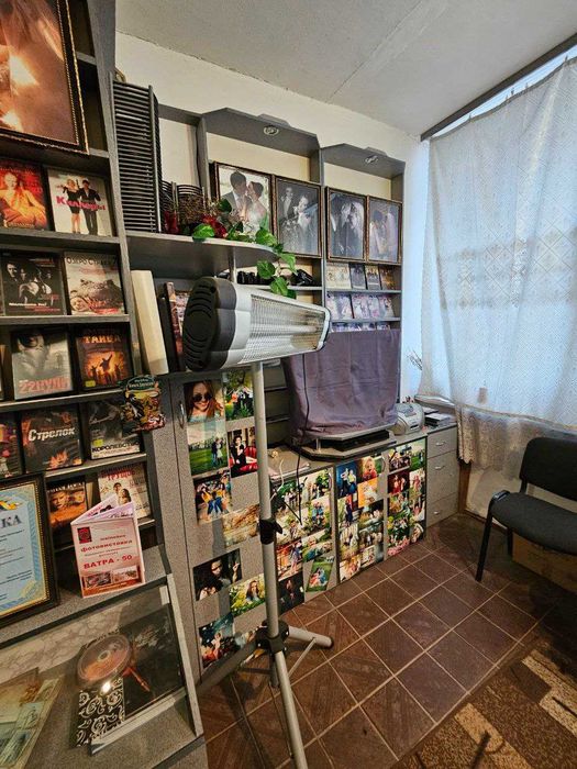 Комерція навпроти Велесу 2пов 12м2