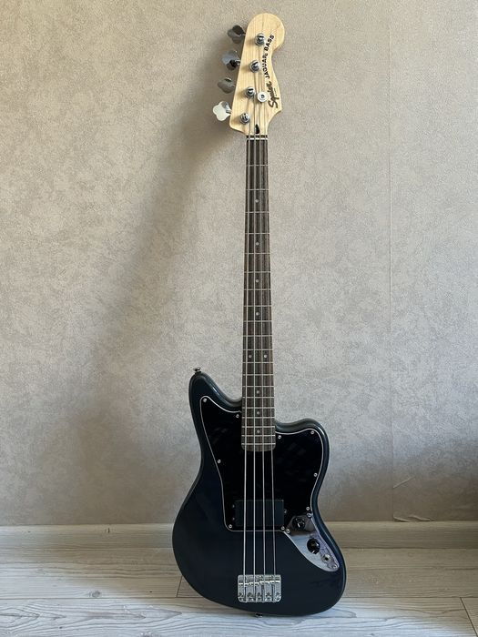 Squier Affinity Jaguar Bass
