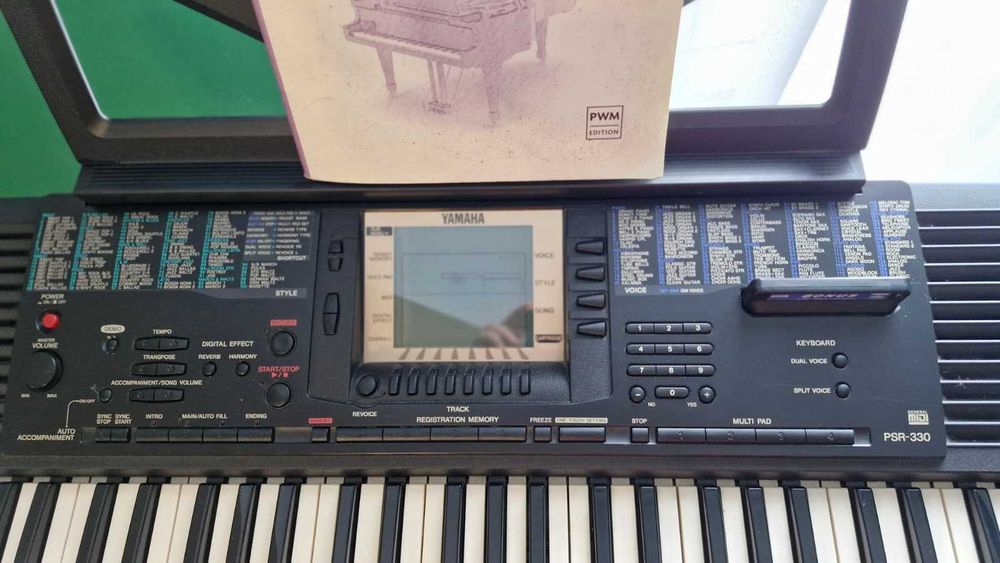 Yamaha PSR-330 + stojak + pokrowiec + książka GRATIS